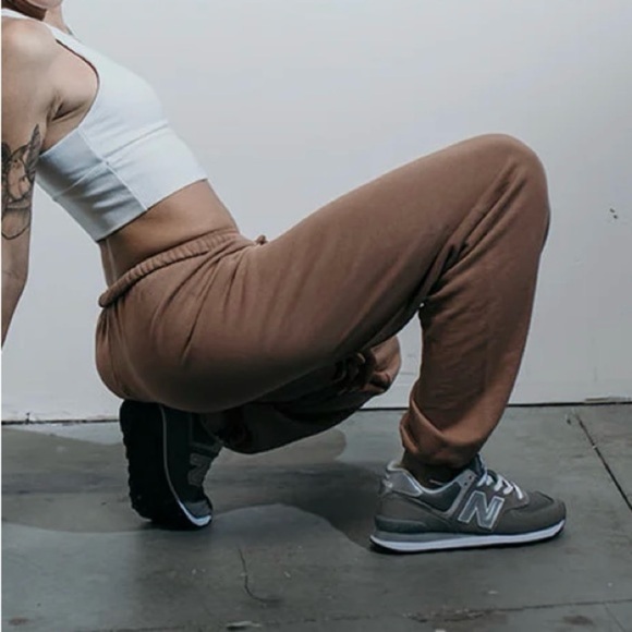 Joah Brown Oversized Joggers - Picture 2 of 15